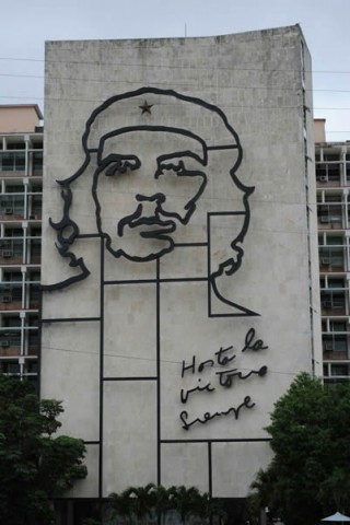 Mural gigante de Che Guevara en La Habana