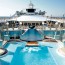 Piscina de la cubierta de un crucero