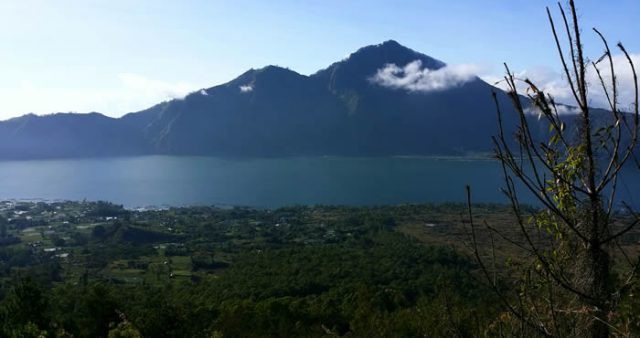 Amanecer en el volcán Batur Bali
