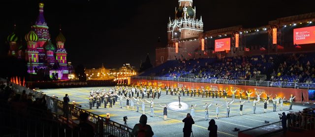 Charlestón en Festival Spasskaya de Moscú de música militar en la Plaza Roja