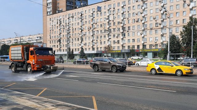 Camión de limpieza en Moscú