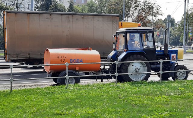 Tractor de limpieza en Moscú