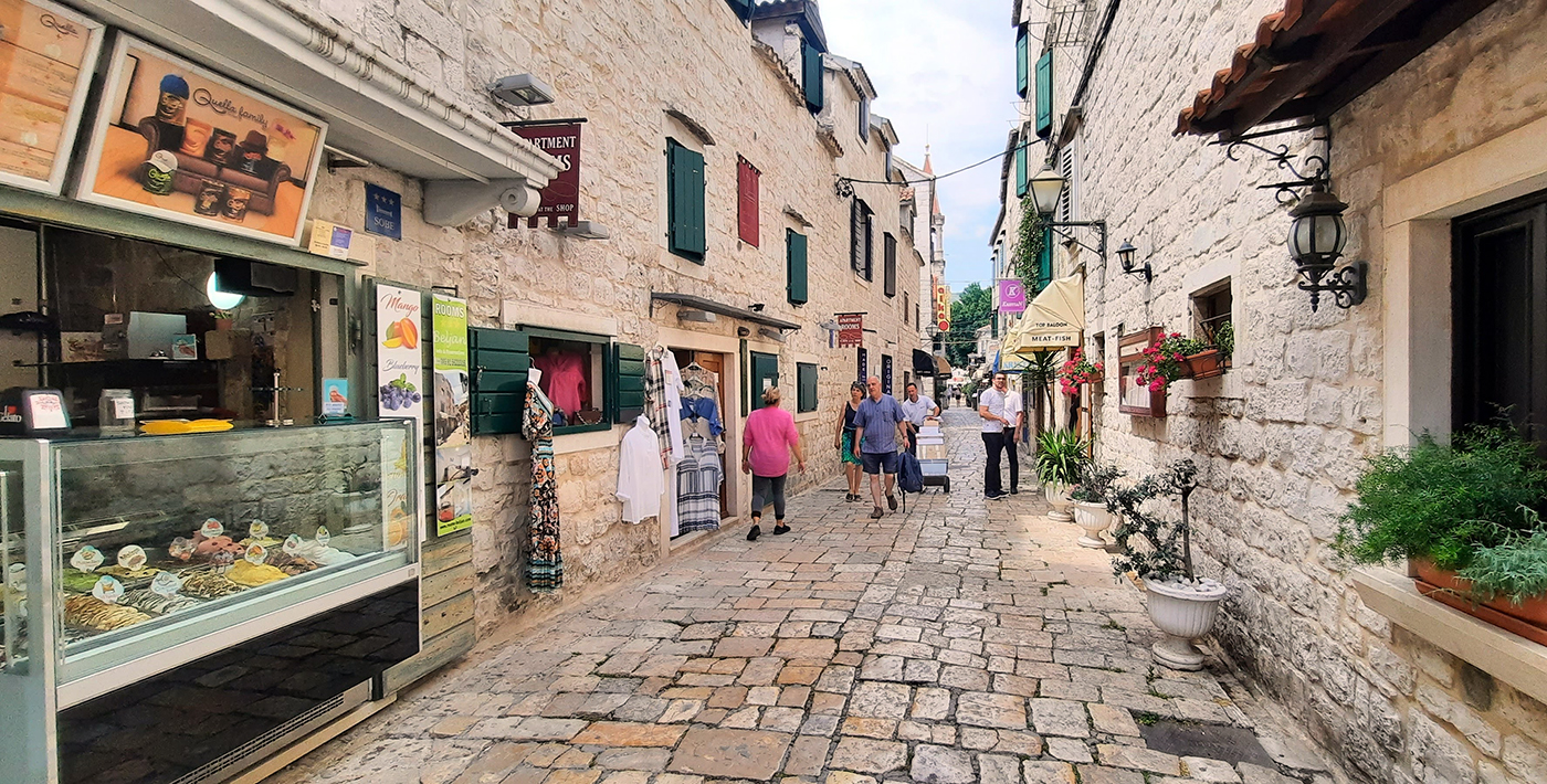 Calle de Trogir, Croacia